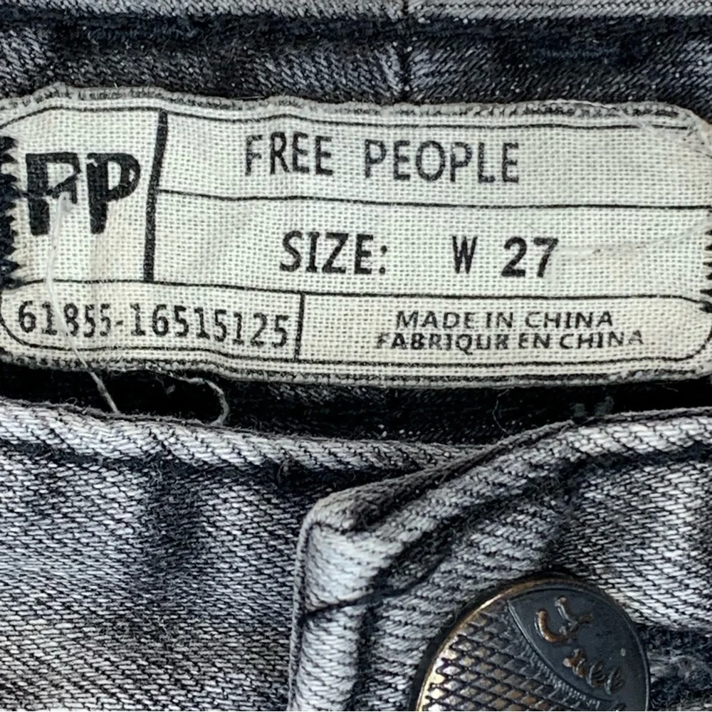 Free People~Women’s‎ Gray Wash Distressed with Holes Skinny Jeans~Sz 27 - Picture 8 of 15